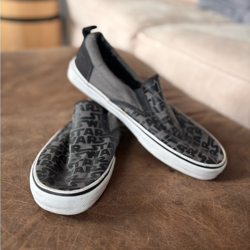 Skechers Men's Gray and Black Slip-On Loafers